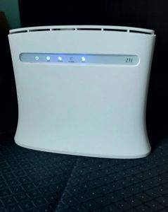 ZTE MF283U 4G LTE Wi-Fi router — unlocked, 4 × LAN, up to 32 devices — Pančevo
