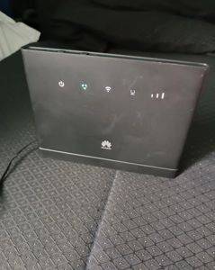 Wi-Fi ruter Huawei B315 4G LTE — otključan, 4 × LAN, USB, do 32 uređaja — Pančevo