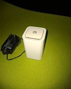 Huawei E5180 4G LTE Wi-Fi router — unlocked, LAN, up to 32 devices — Pančevo