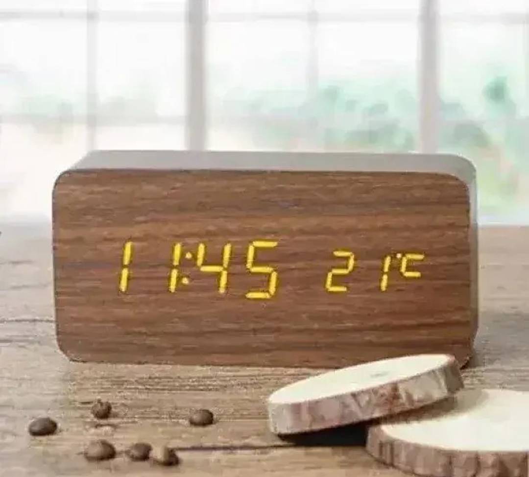 Wooden digital desk clock with alarm, date and temperature