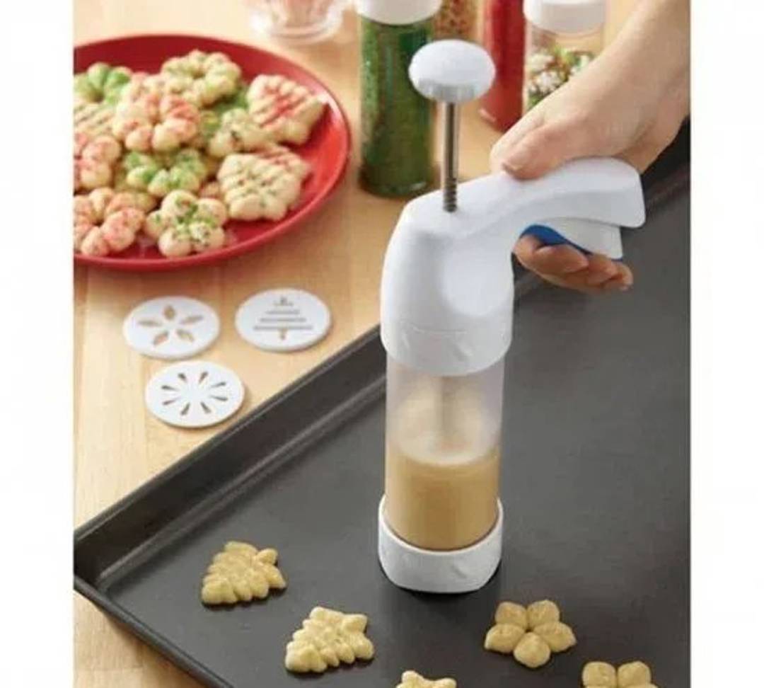 Wilton Simple Success cookie press with 12 discs and 6 tips