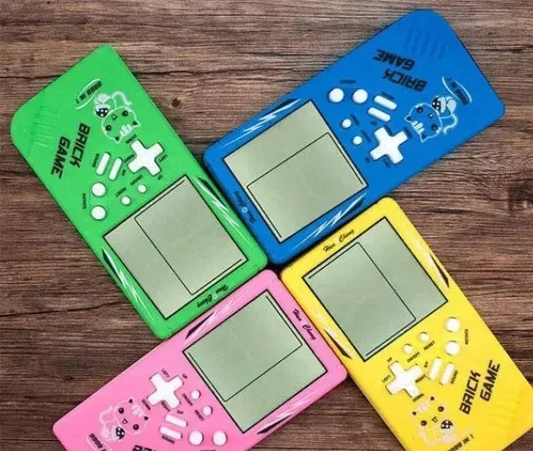 Tragbare Retro-Konsole Brick Game mit Block-Puzzle-Spiel