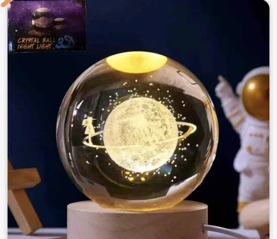 Svetleća kristalna kugla 3D svemir sa drvenim postoljem