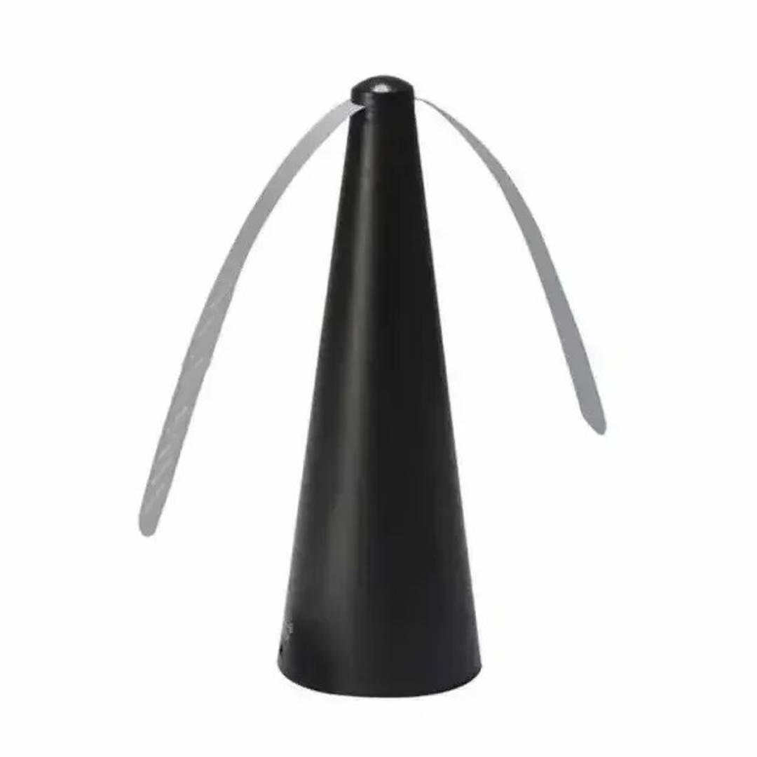 Ventilator pentru alungarea muștelor, cu palete moi