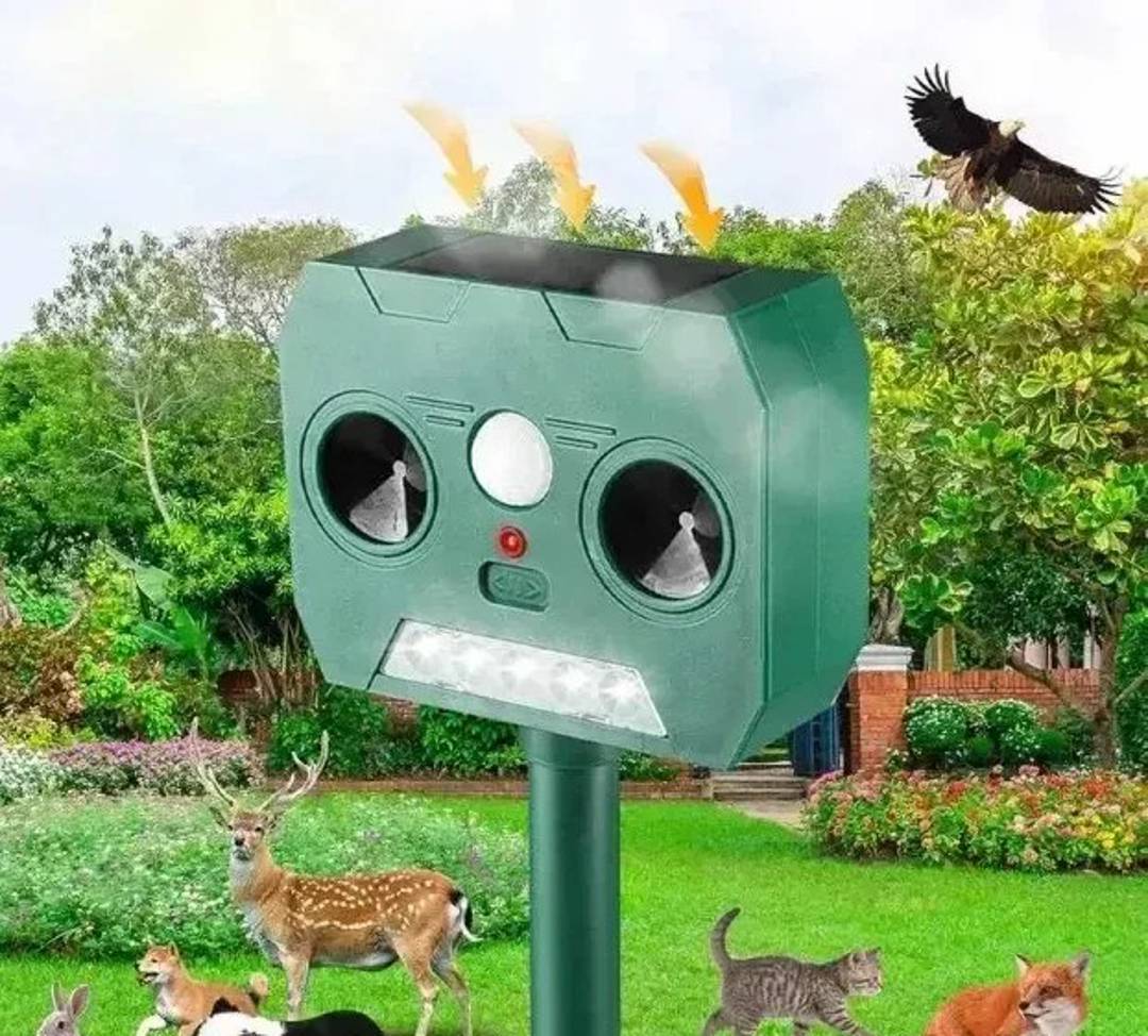 Solarni ultrazvučni rasterivač životinja sa senzorom pokreta