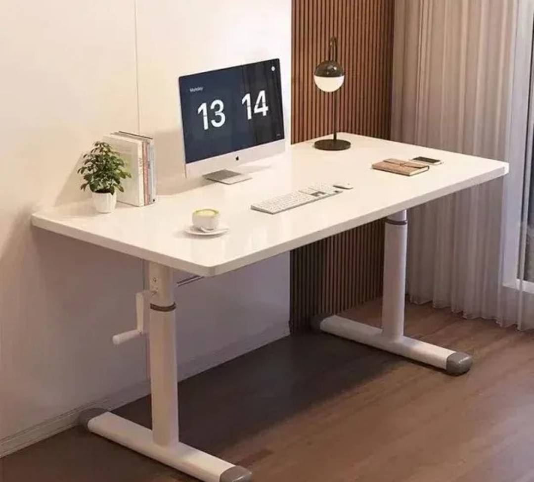 Работно бюро с регулируема височина 62–85 см, 60 × 80 см