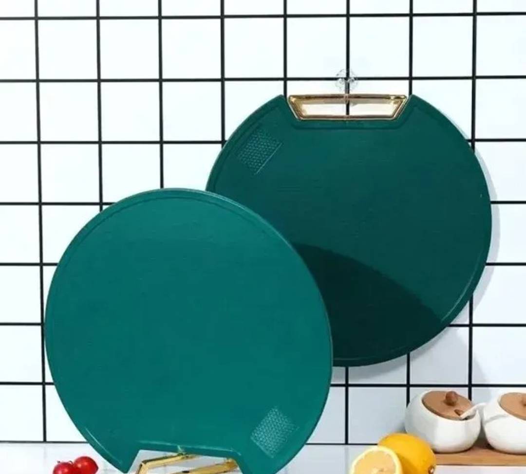 Rundes Schneide- und Servierbrett aus HDPE-Kunststoff mit Griff