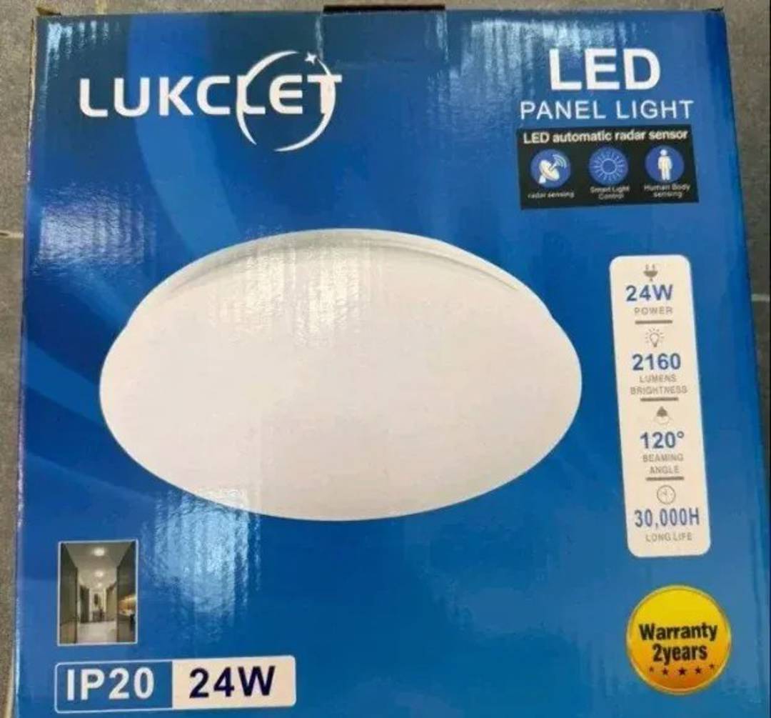 LED plafonjera sa daljinskim upravljačem i podesivom bojom svetla