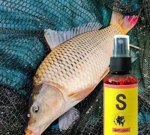 Natürlicher flüssiger Lockstoff-Köder für Fische als Spray — Beograd