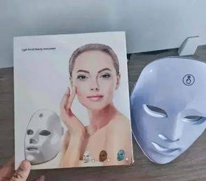 LED-Gesichtsmaske mit Lichttherapie in 7 Farben — Beograd