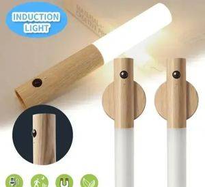 Wiederaufladbare LED-Nachtleuchte mit Bewegungssensor und Holzdetail, USB-C — Beograd