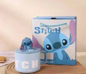 Keramička šolja Stitch sa poklopcem i 3D figuricom, u poklon kesi — Beograd