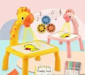 Giraffen-Zeichenprojektor mit Tischchen und Musik — Beograd