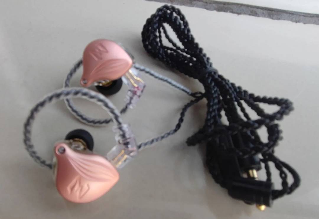 In-ear monitoring slušalice sa odvojivim 2-pin kablom, bez mikrofona