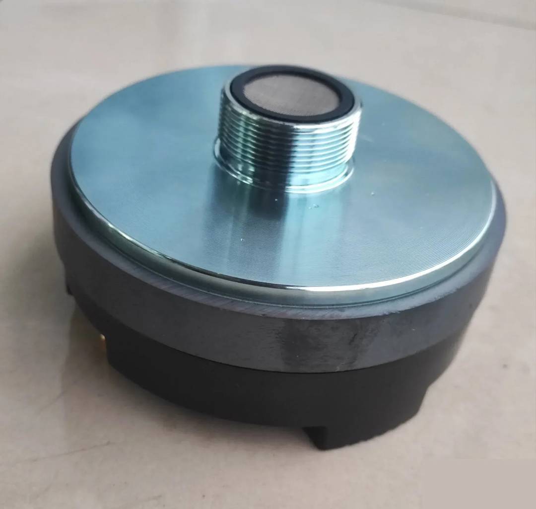 Driver de compresie 80 W, 8 Ω, membrană din titan