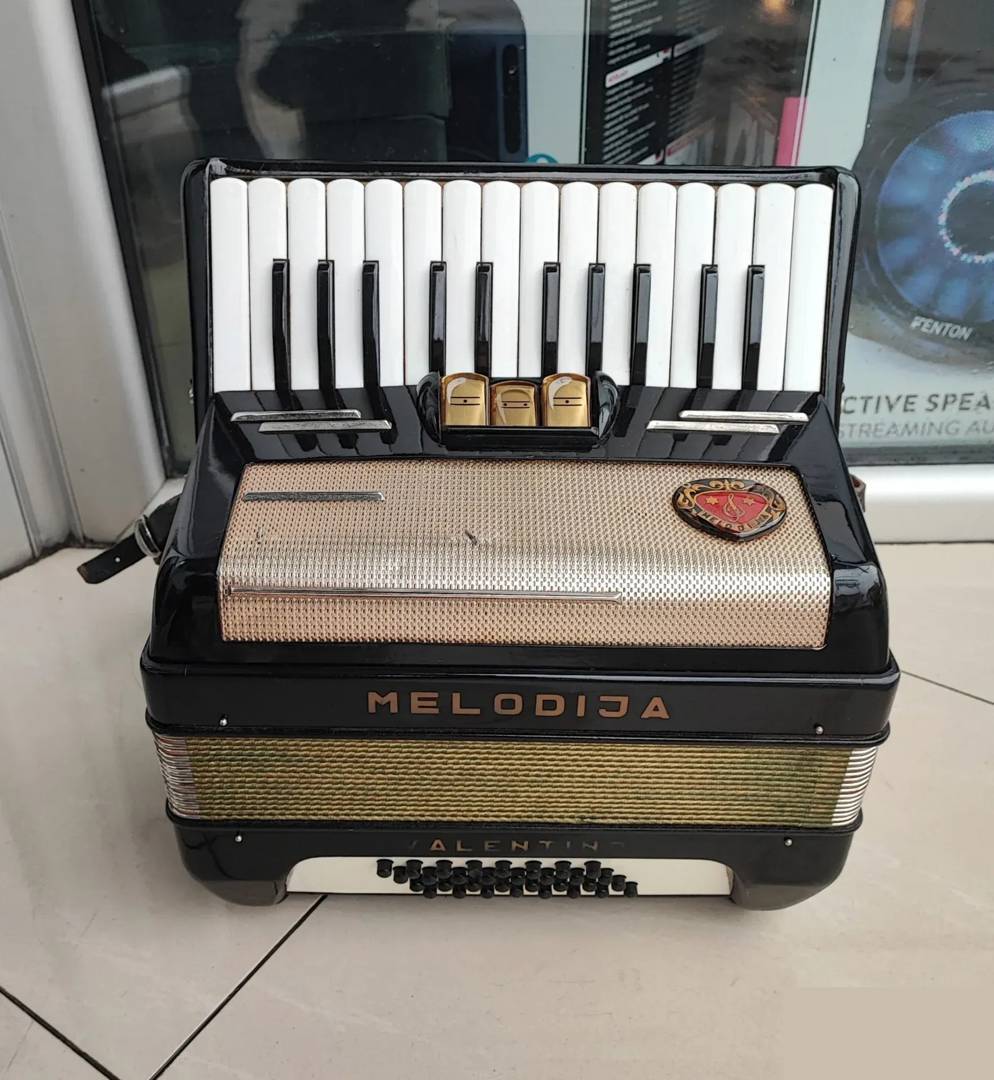 Аккордеон Melodija, 32 баса, 3 регистра