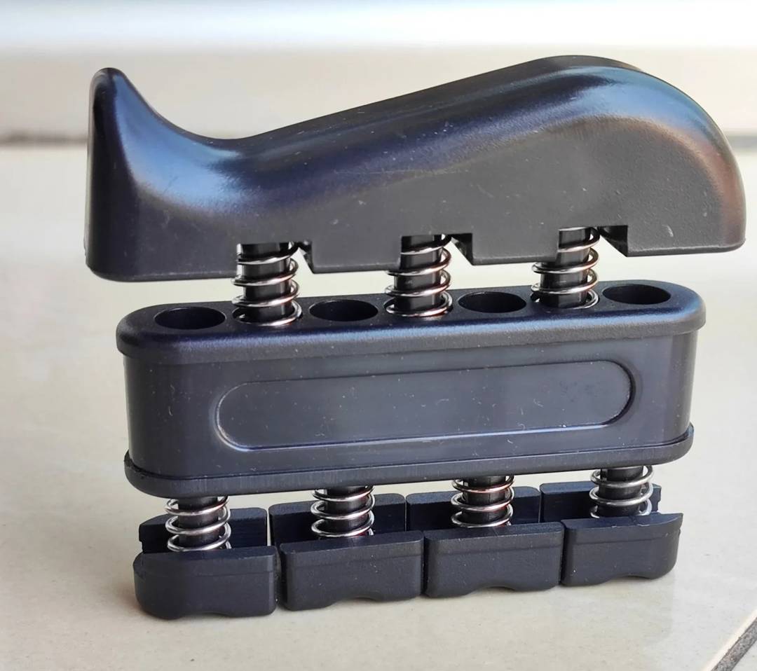 Ujj- és kézerősítő zenészeknek (hand exerciser)
