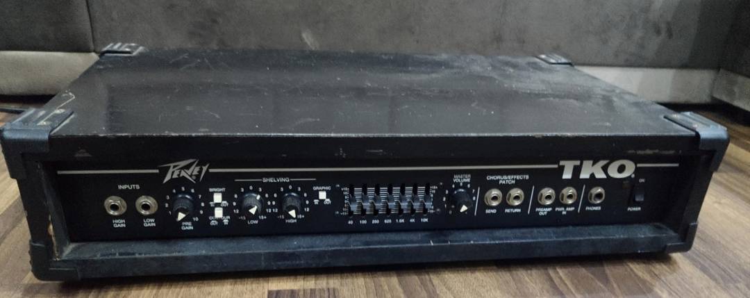 Peavey TKO basszusgitár-erősítőfej 80 W, 8 Ω