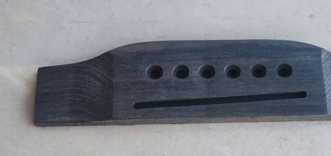 Punte (bridge) pentru chitară acustică, din lemn de trandafir, 15,5 cm