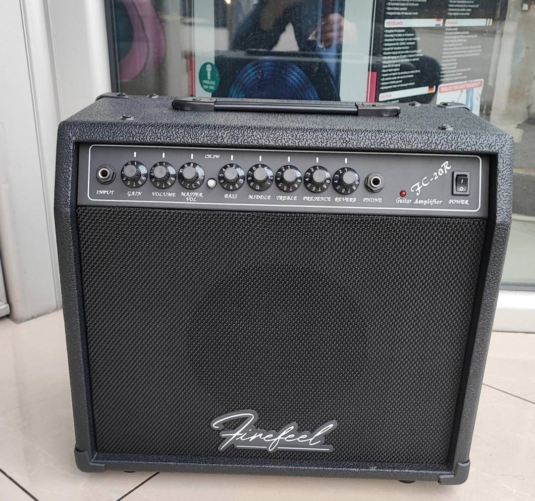 Gitarsko pojačalo FC-20R, 20 W, 8" zvučnik, reverb