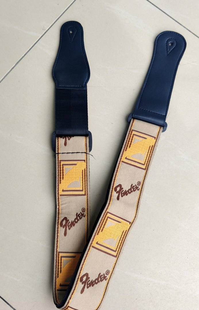 Curea Fender țesută pentru chitară, cu capete din piele artificială