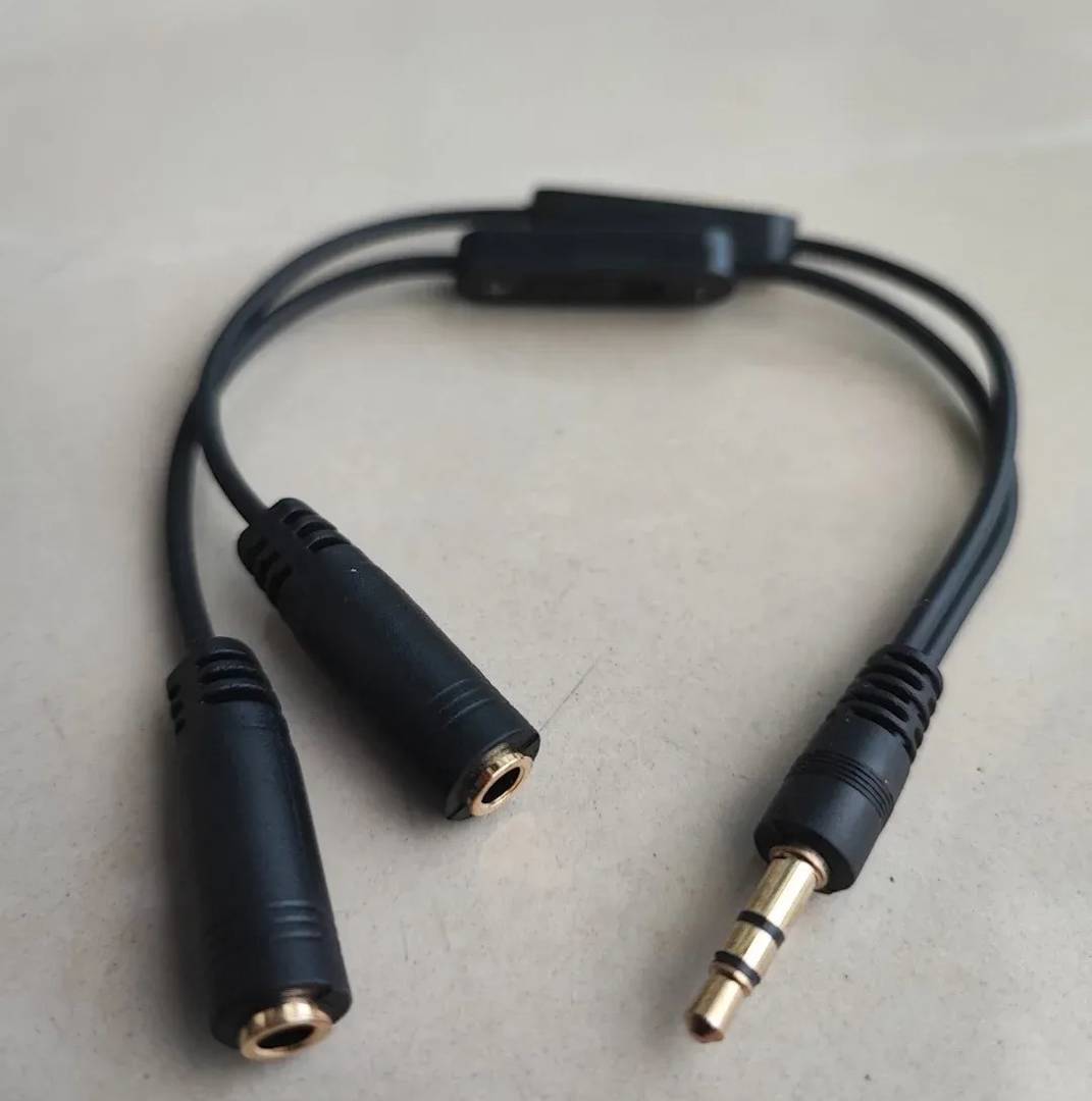2× female 3.5 mm to male 3.5 mm splitter with volume control
