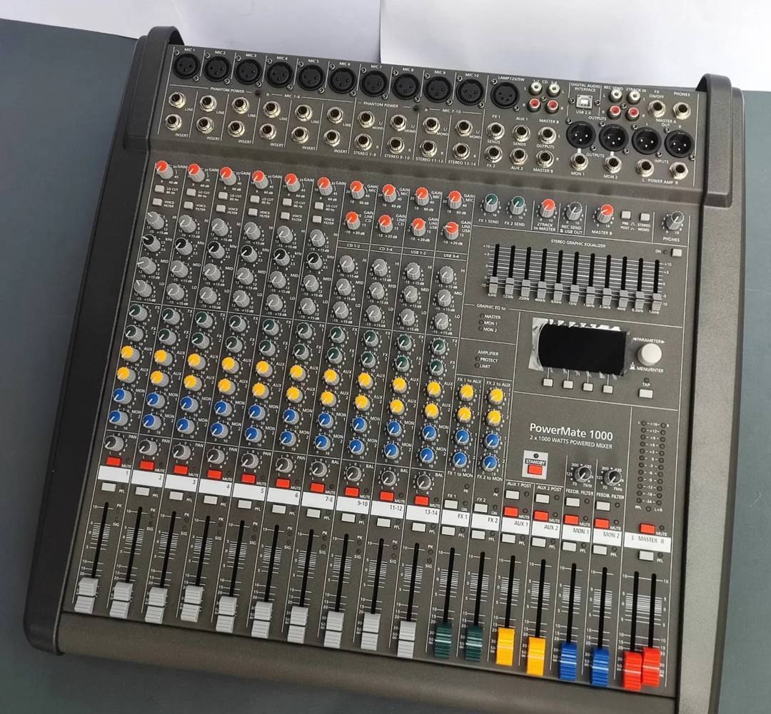 Mixer cu amplificator PowerMate 1000, 10 canale, 2 × 1000 W