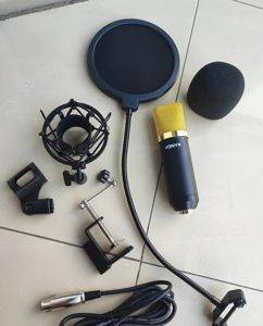 Vonyx studio set: condenser microphone with stand and pop filter — Bor