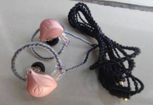 In-ear мониторинг слушалки със свалящ се 2-пинов кабел, без микрофон — Bor