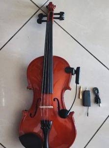 Verstärkte Akustikvioline 4/4 mit Funkmikrofon und Koffer — Bor