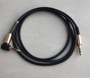 AUX-Kabel mit kleinem 3,5-mm-Klinkenstecker – 3,5 mm, gewinkelt, 95 cm — Bor