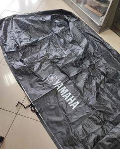 Cerada za motor sa Yamaha logom — Bor