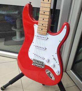 Електрическа китара със Strat форма (S041), 3 сингъл адаптера — Bor