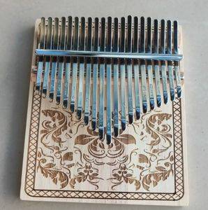 Kalimba cu 21 de note, din lemn deschis la culoare, cu husă — Bor
