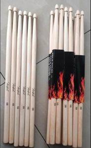 Three pairs of drumsticks with a free bag — Bor