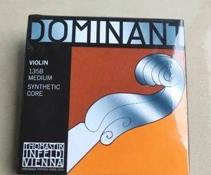 Струни за цигулка Thomastik Dominant 135B, 4/4, комплект — Bor