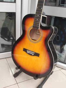 Akustikgitarre mit Cutaway 40", Sunburst — Bor