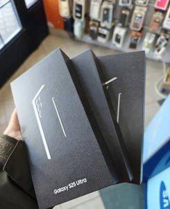 Samsung S25 Ultra 256/12gb Black — Beograd