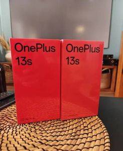 OnePlus 13S 512/12GB Black, Green — Beograd