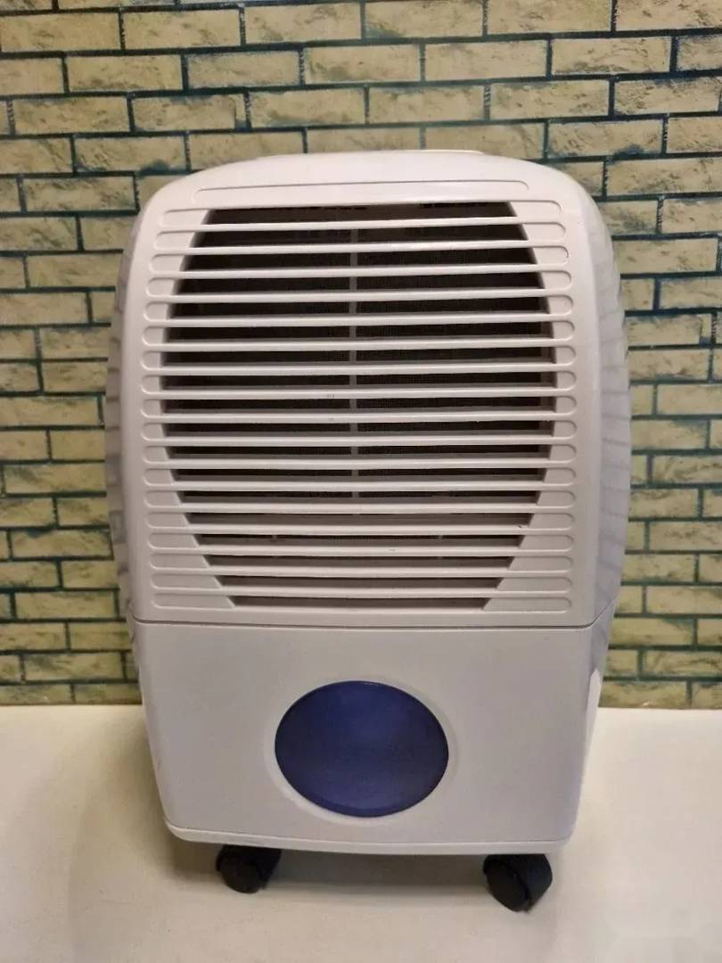 Изсушител за въздух Comfee 10 l/24 h