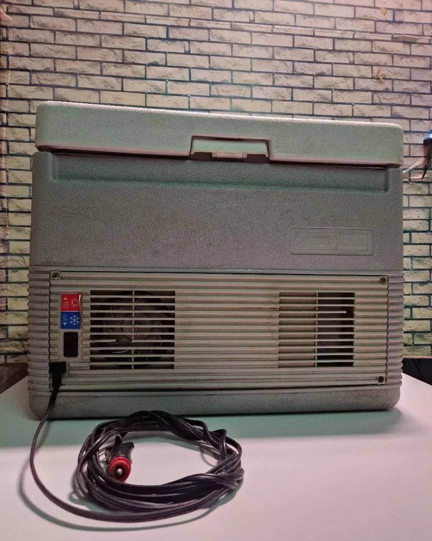 Преносим хладилник (хладилна кутия) Coleman 40 l