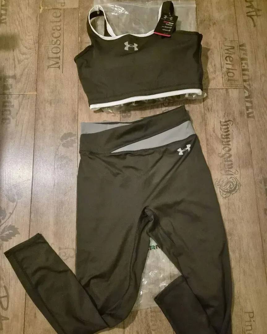 Дамски комплект за фитнес (клин и тениска) Under Armour