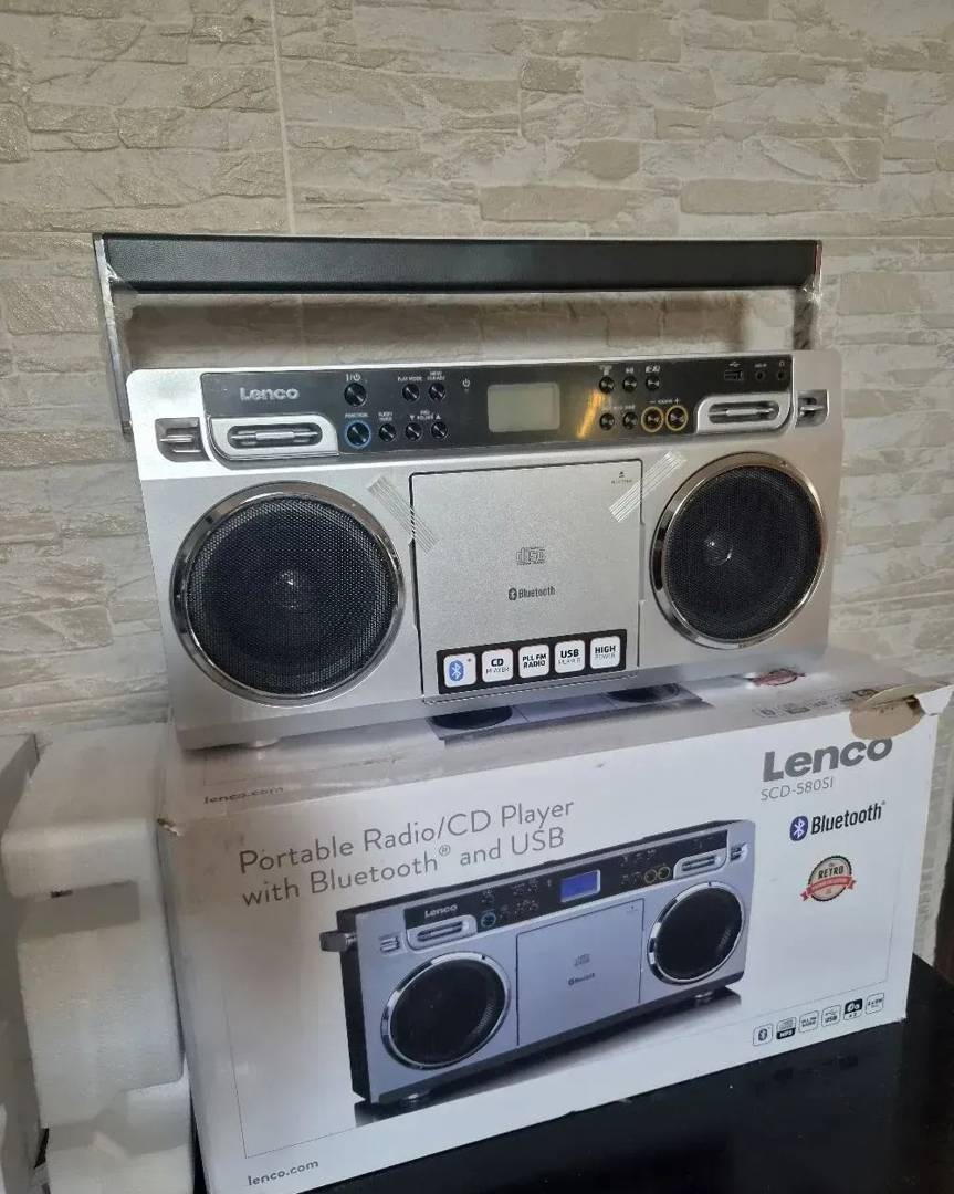 Tragbares CD-Radio Lenco SCD-580SI