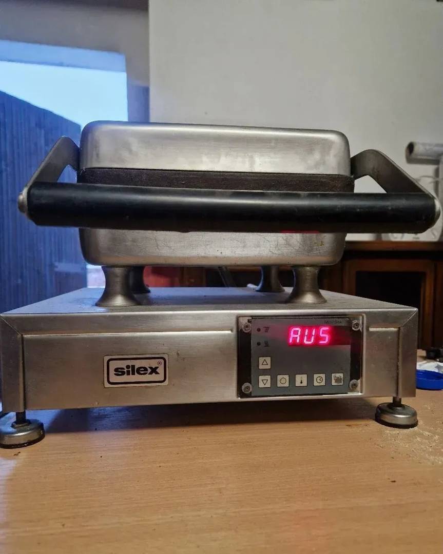 Професионална машина за гофрети Silex 1200 W