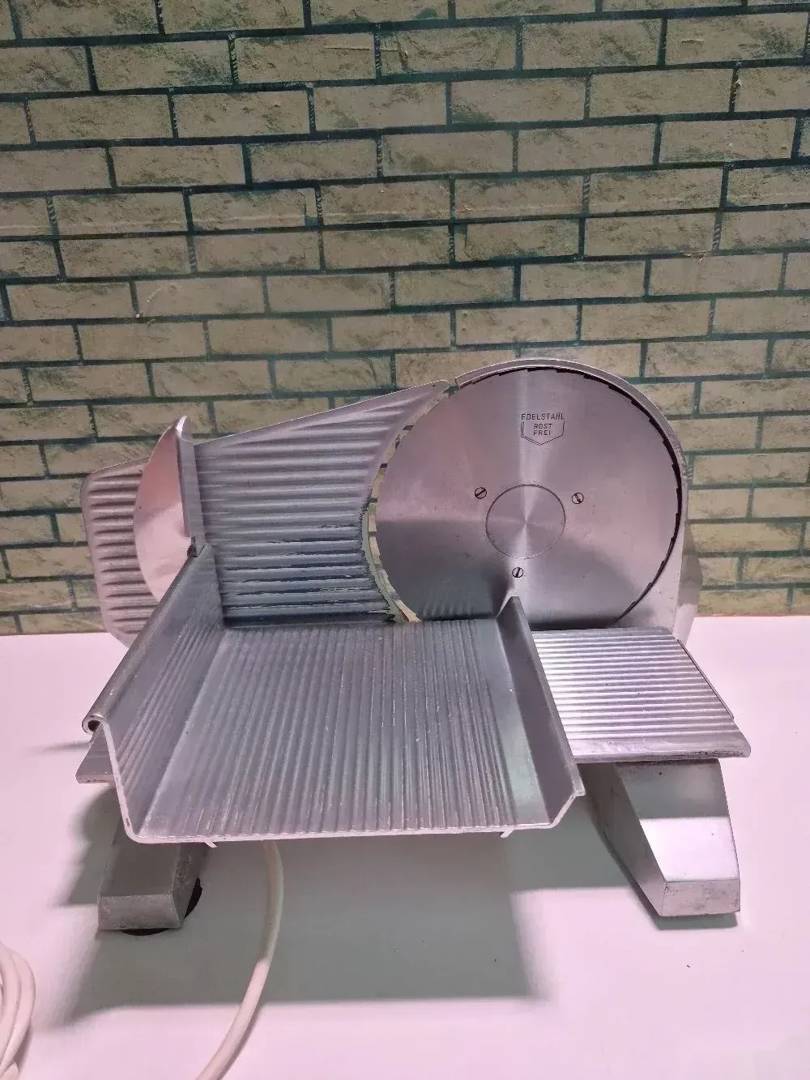 Elektromos szeletelőgép Graef 150 W