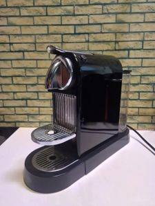 Кафемашина с капсули Nespresso Inissia / Lattissima — Beograd