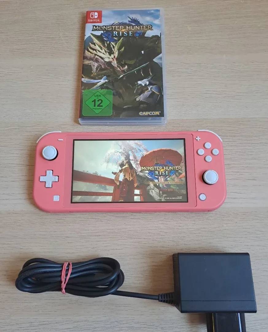 Nintendo Switch Lite 32 GB original (ni čipiran)