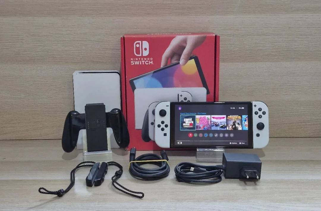 Nintendo Switch OLED čipiran (CFW) — 256/512 GB, 78–120 igara