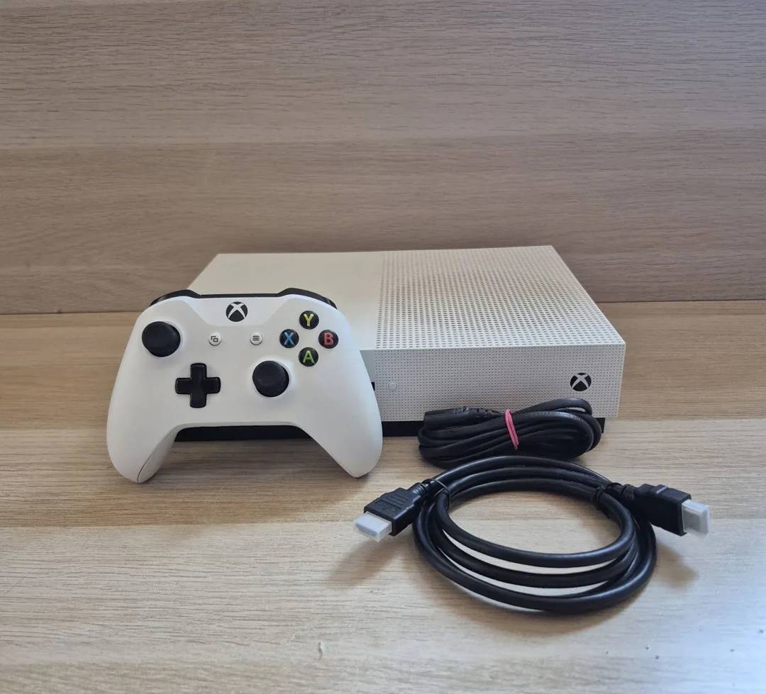 Microsoft Xbox One S 500 GB — bijela s 10 igara ili siva Limited Edition