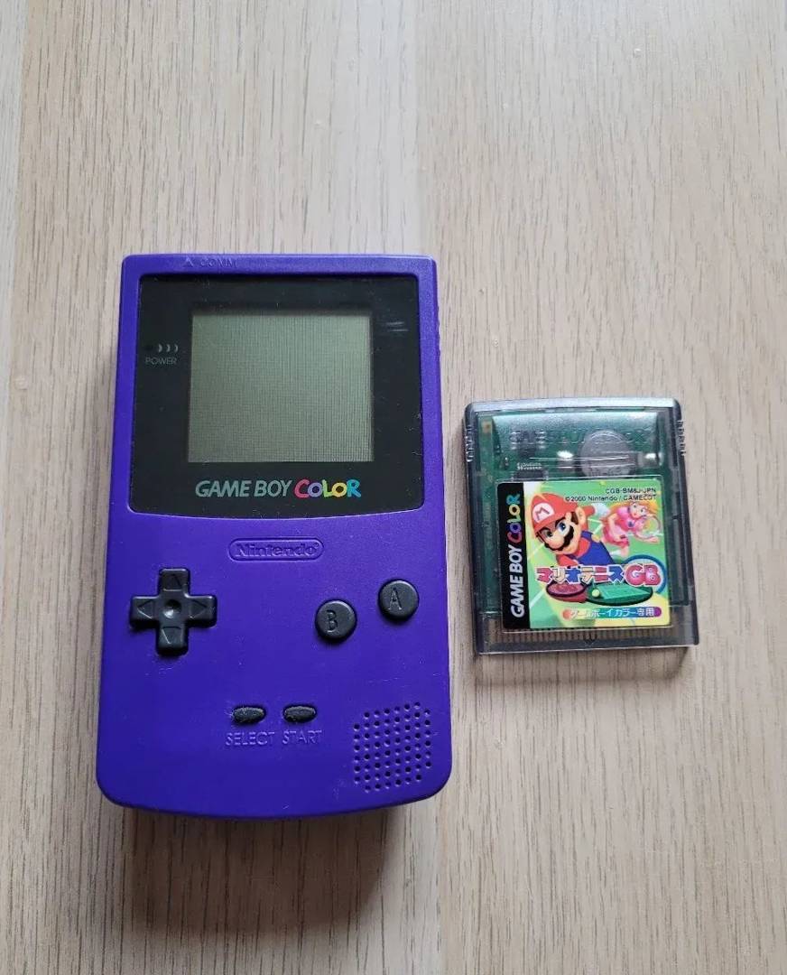 Nintendo Game Boy Color z originalno igro